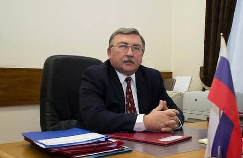 أوليانوف يسخر من اتهام فون دير لاين لروسيا وبيلاروس بالوقوف وراء أزمة الهجرة في أوروبا