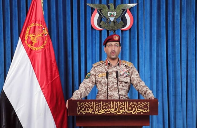 الحوثيون: نجدد تحذيرنا من استخدام مطار الملك خالد في الرياض كونه هدفا عسكريا لقواتنا ولن يكون آمنا