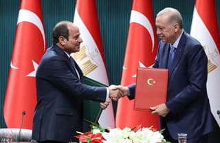 تحرك عسكري جديد بين القاهرة وأنقرة.. قائد تركي رفيع يصل مصر