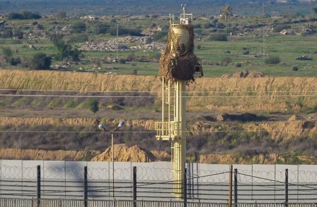 إسرائيل تحقق مع مواطن مصري عبر السياج الحدودي وتصنف الحادث "بالغ الخطورة"