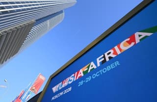 "بلومبرغ": قمة "روسيا - إفريقيا" تعزز نفوذ موسكو في القارة الإفريقية