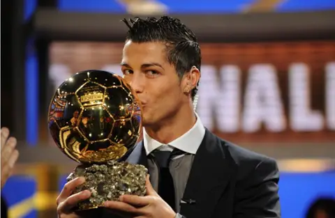 رقم قياسي غير مسبوق.. كم تبلغ قيمة "رونالدو 2008" في ميركاتو اليوم؟
