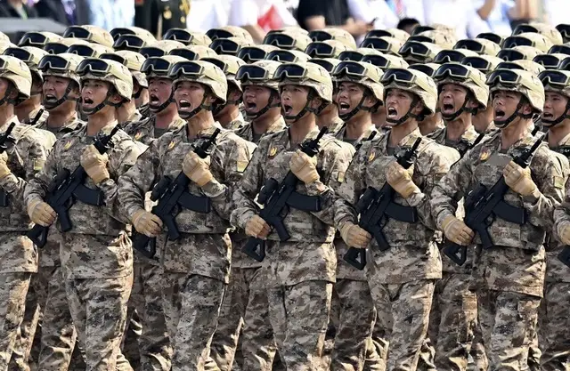 الدفاع الصينية تصف اليابان بالـ"تهديد الحقيقي للأمن الإقليمي" وتحذر من "ثمن لا يطاق"