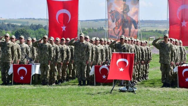 "Bedelli askerlikte 28 günlük temel askerlik eğitiminin kaldırılacağı" iddiası yalanlandı