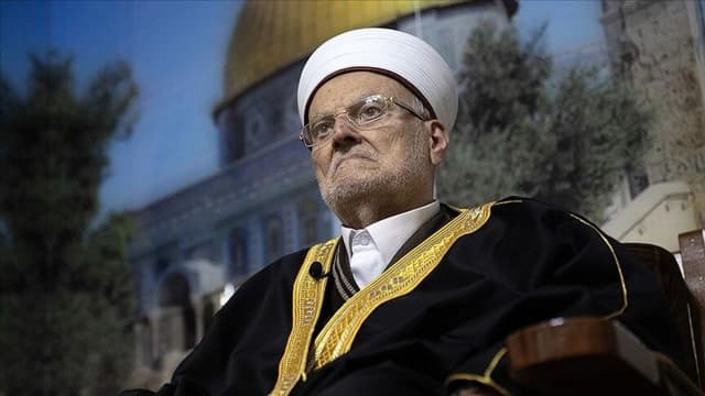İsrail, Mescid-i Aksa İmam Hatibi İkrime Sabri'nin Aksa'ya giriş yasağını uzattı