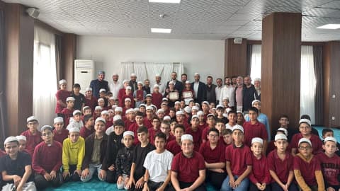 Pendik'te 10 hafız törenle icazet aldı