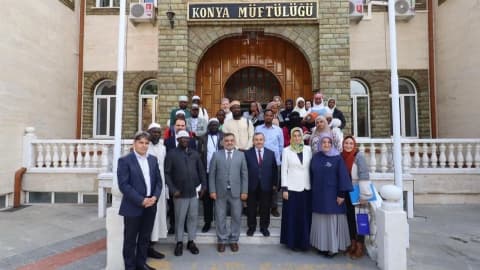 Afrikalı mühtediler Konya'da ağırlandı
