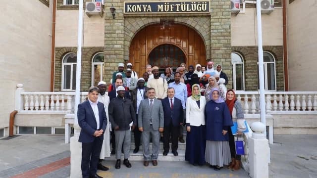 Afrikalı mühtediler Konya'da ağırlandı
