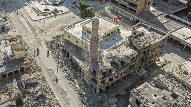 Osmanlı döneminden kalma Ömeri Camii'nde savaşın izleri görüntülendi
