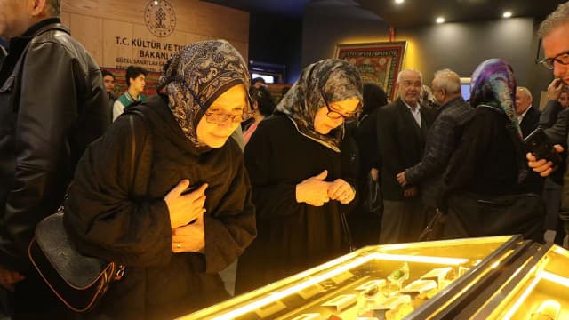 Eskişehir'de "Mukaddes Emanetler" sergisi açıldı