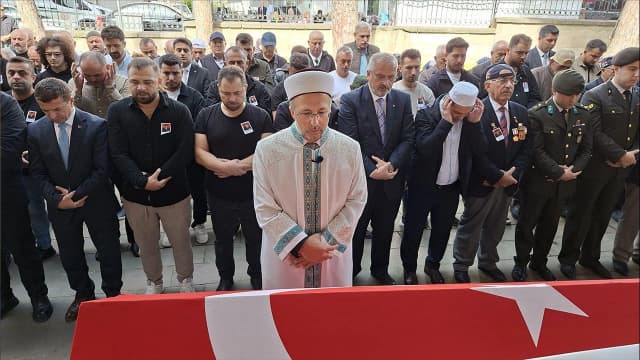 Kıbrıs gazisi Hikmet Deniz Samsun'da ebediyete uğurlandı