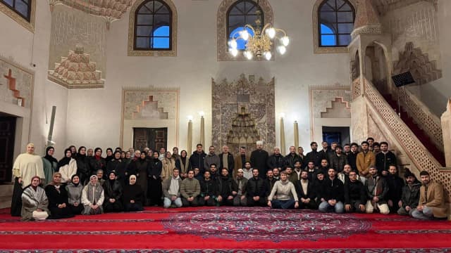 Türk gençler, Saraybosna'da sabah namazı buluşmasına katıldı