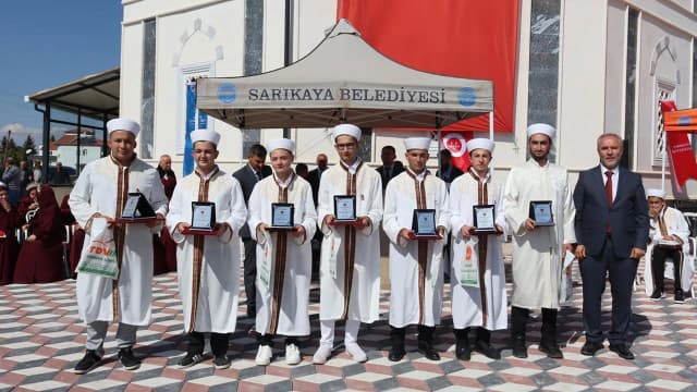 İbrahim Aydoğan Külliyesi dualarla açıldı, 33 hafız icazet aldı