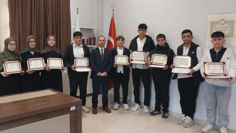 Simav'da hafızlar belge aldı