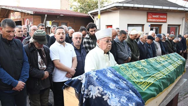Zonguldak'ta çöken binada ölen kişinin cenazesi Bartın'da defnedildi