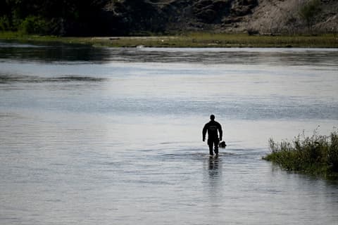 Edirne'de kaybolan iki çocuk için Meriç Nehri'nde arama 2. gününde sürüyor