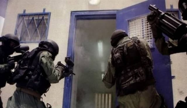 الأسرى الفلسطينيون في سجون الاحتلال: ثلاث سنوات من القمع
