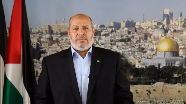 الحية: المنطقة تعيش على صفيح ساخن بوابة استقرارها الشعب الفلسطيني
