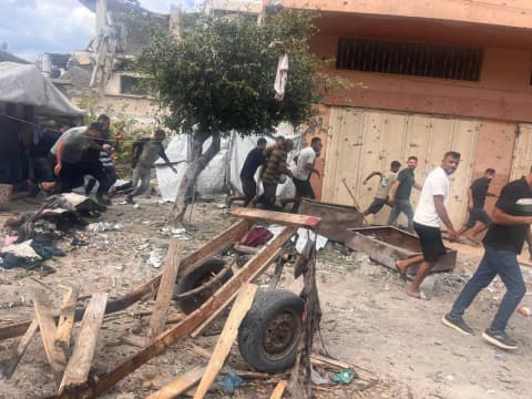 مجزرة في تل الهوا.. شهداء وجرحى في قصف استهدف مركبة