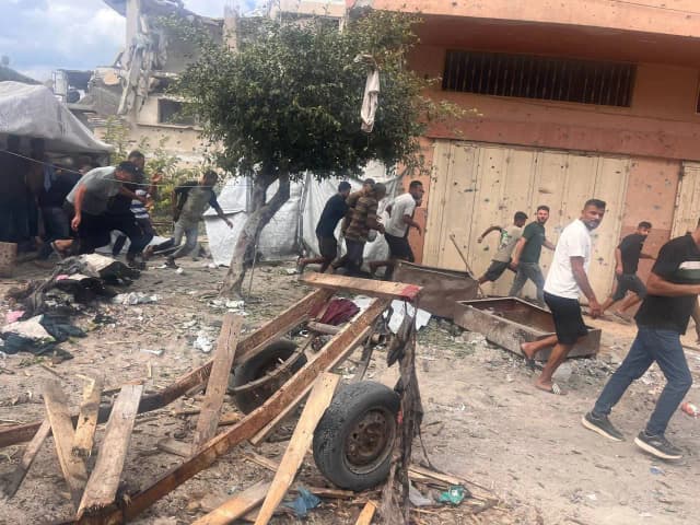 مجزرة في تل الهوا.. شهداء وجرحى في قصف استهدف مركبة