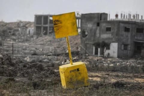 ورقة فلسطينية: الخط الأصفر في غزة يتحول تدريجيًا إلى واقع مكاني طويل الأمد
