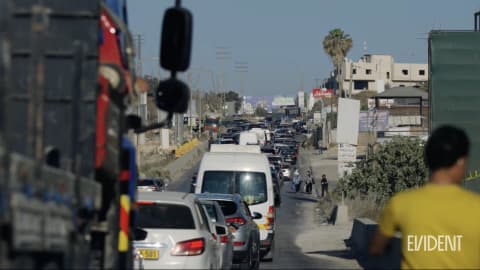 الحواجز والبوابات الإسرائيلية تحول الضفة الغربية إلى معازل وتمزق حياة الفلسطينيين