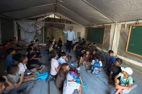 المناهج الفلسطينية تحت الضغط.. دراسة: ضغوط دولية وشروط إسرائيلية ومخاوف من تفتيت التعليم