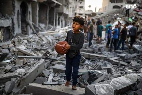 أرقام صادمة عن أطفال غزة.. 21 ألف شهيد و650 ألفاً محرومون من التعليم