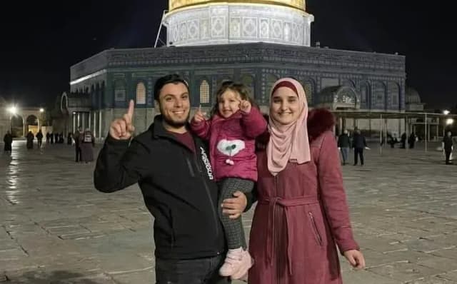تمديد اعتقال الصحفية إسلام عمارنة وزوجها وسط استمرار احتجاز 38 صحفيًا في سجون الاحتلال