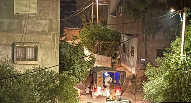 بينهم شابة وأسرى محررون.. الاحتلال يعتقل 23 فلسطينيا في الضفة