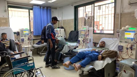 صحة غزة تحذر من توقف المولدات الكهربائية في المستشفيات