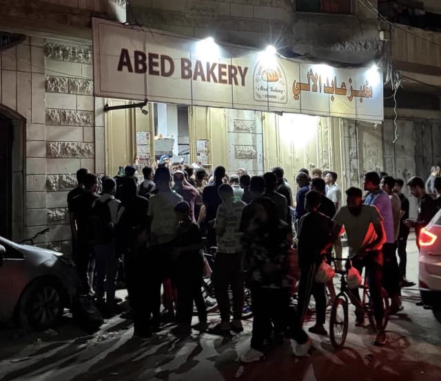 فصائل فلسطينية تحذّر من عودة شبح المجاعة إلى غزة وتطالب بفتح المعابر