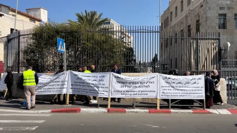 كاتب من "الصهيونية الدينية" يحرض على المعلمين العرب ويدعو لحسم هوية الاحتلال عبر التعليم