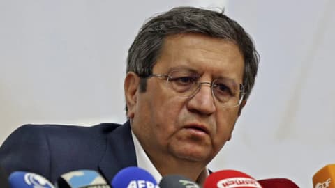 ادعای رئیس بانک مرکزی درباره عدم کمبود جدی ارز؛ قیمت خودرو «هشت درصد» افزایش یافت
