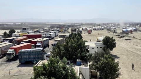 تداوم محدودیت تجارت مرزی؛ تردد کامیونها از ایران به سمت پاکستان «همچنان مسدود است»