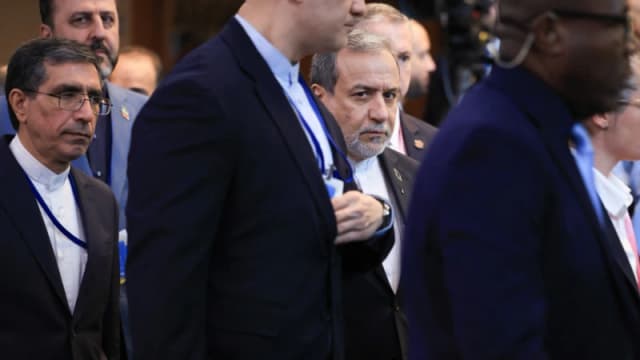 انتقاد رسانههای نزدیک به سپاه و چند نماینده مجلس از عراقچی به دلیل دیدار با ویتکاف