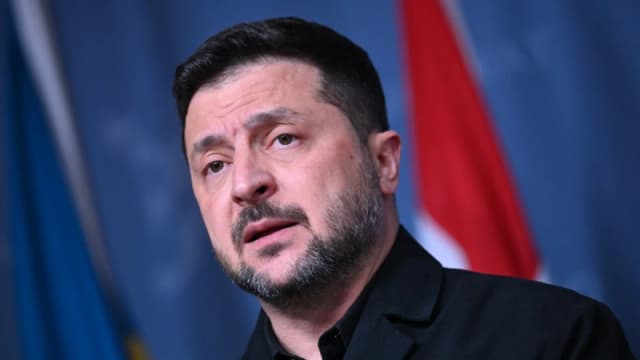 زلنسکی خواستار توقف جنگ در خطوط کنونی جبهه و آغاز مذاکرات صلح شد