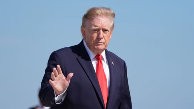Serok Donald Trump Hûsiyên Yemenê Hişyar Dike