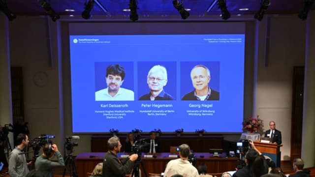 Zanayekî Amerîkî û 2 yên Alman Xelata Nobel'ê ya Pizişkî ya Îsal Bidest Xist