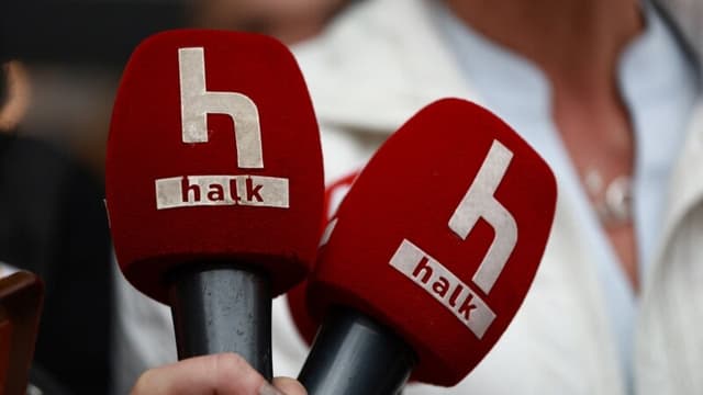 Li Tirkîyê Reaksyonên li Hember Destdanîna Hikûmetê ya Ser Halk TV