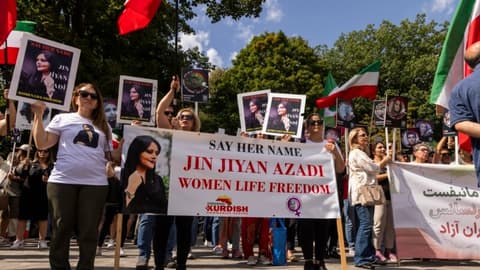 Kurd bi Çalakî û Peyaman Salvegera 4'an a Mirina Jîna Emînî bi Bîr Tînin
