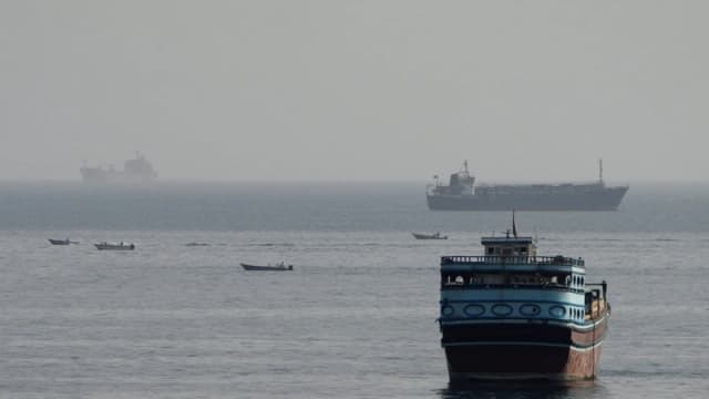 Amerîka Dibêje Derbasbûna Petrolê di Tengava Hormuzê re Zêde Dibe
