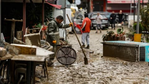 Lehîya Stenbolê di Navbera Reaksyonên Opozisyonê û Helwesta Hikmeta de