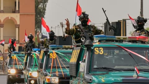 Grûpên Çekdar Helwesteke Tund û Gumanbar li Hember Vekişîna Hêzên Amerîkayê Nîşan Didin