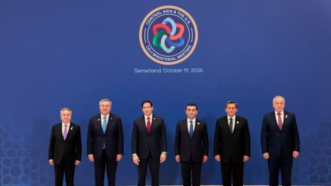 Amerîka Têkiliyên Xwe bi Asya Navîn û Başûr re Xurt Dike