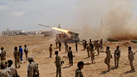 Hûsîyan di Êrîşeke Dijî Hikûmeta Yemenê de Herî Kêm 18 Kes Kuştin