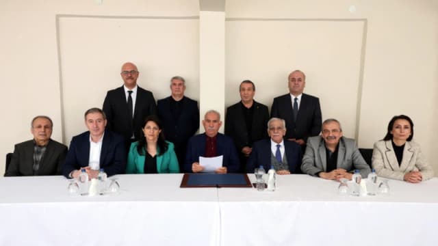 DEM Partî Daxuyanîyek li Dor Civîna bi Ocalan re Belav Kir