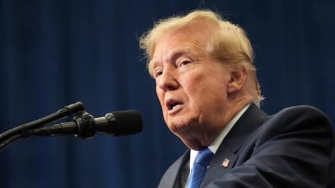 Trump Dibêje Dibe ku Amerîka Nêzîk Êrîşî Çiyayê Pickaxe yê Îranê Bike