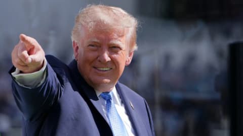 Axios: Trump ji bo Gavên Berbiçav ên Navokî, Pêşnîyara Alîkarîya Aborî Dide Îranê