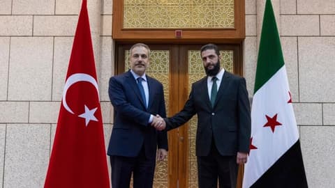 Wezîrê Derve yê Tirkîyê Hakan Fîdan ji Bo Pirsên Ewlehîyê li Şamê ye